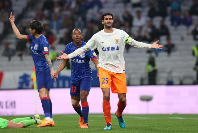 星空体育官网-崔康熙押宝中场不变应万变 就要中锋备费莱尼替身