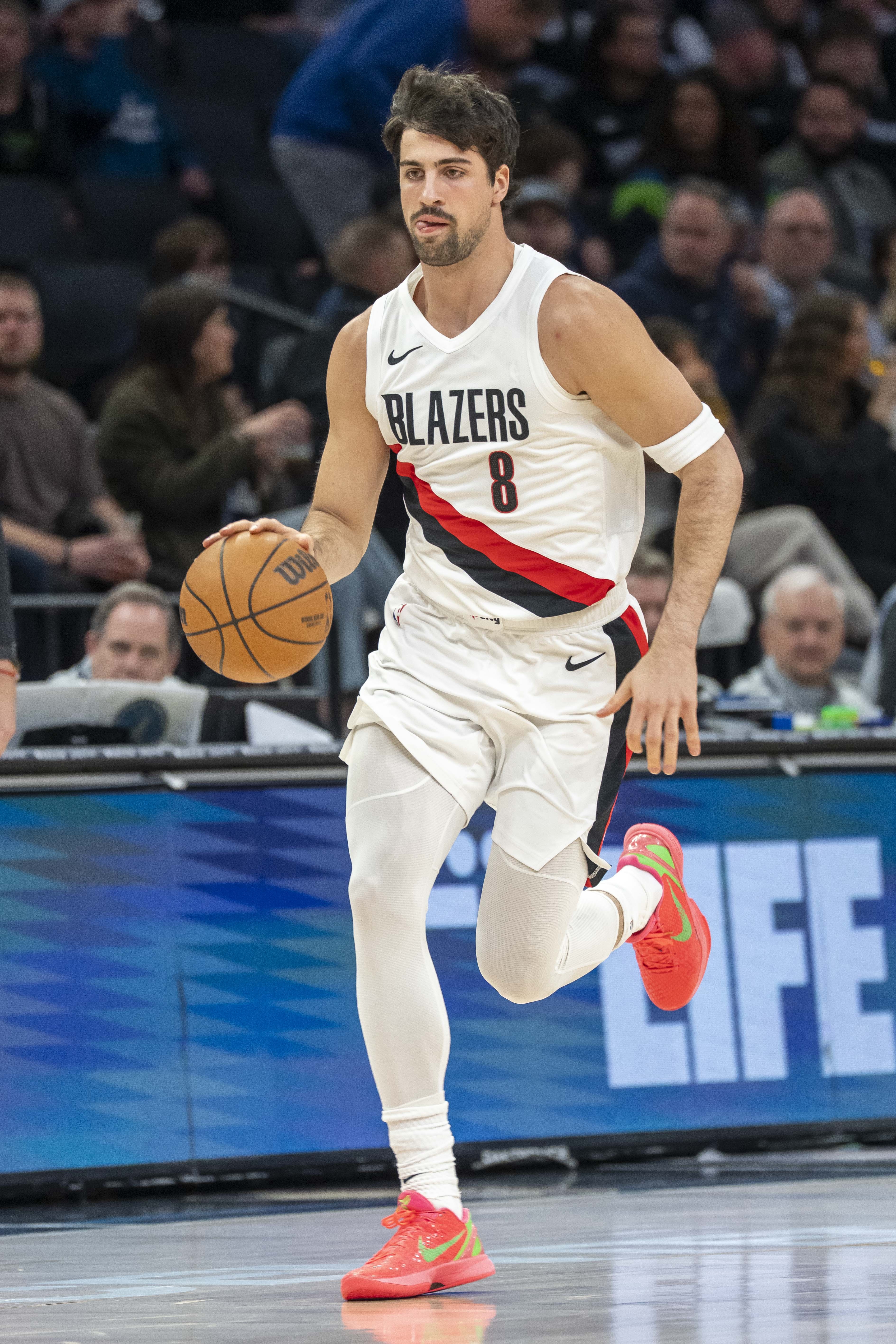 星空体育下载-强势崛起！阿夫迪亚常规赛场均24.2分6.9板6.7助 投篮命中率46.2%